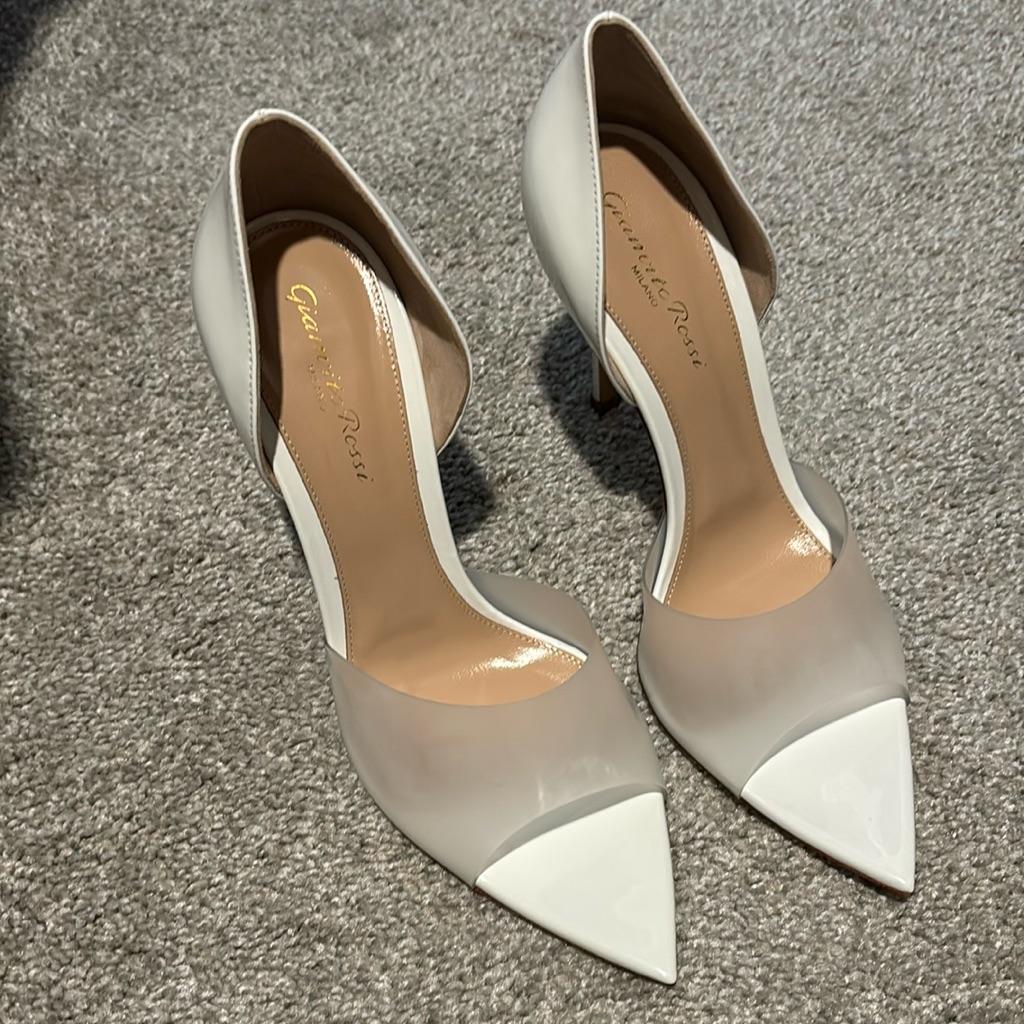 Brand New Gianvito Rossi Heels Size 39 12